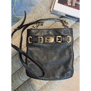 MICHAEL KORS Hamilton Pebble Leather Crossbody Purse Black